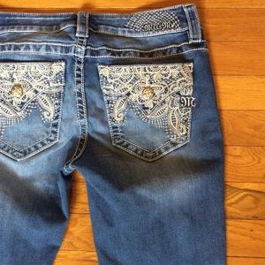 Lace Embroidered Jeans